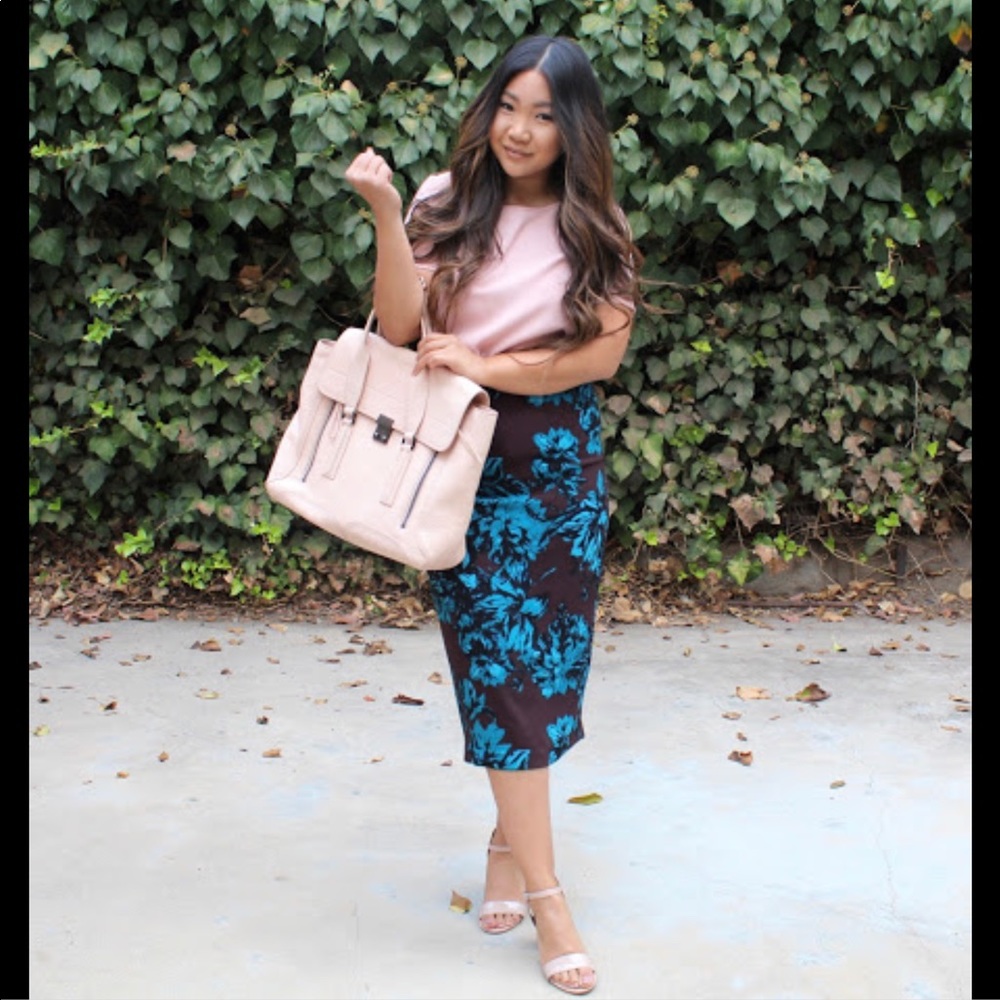 🤎💙Super Sexy floral pencil skirt💙🤎